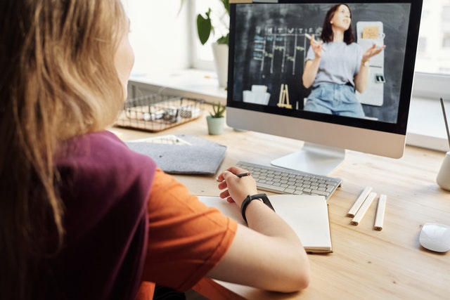 melhores cursos para aprender línguas online