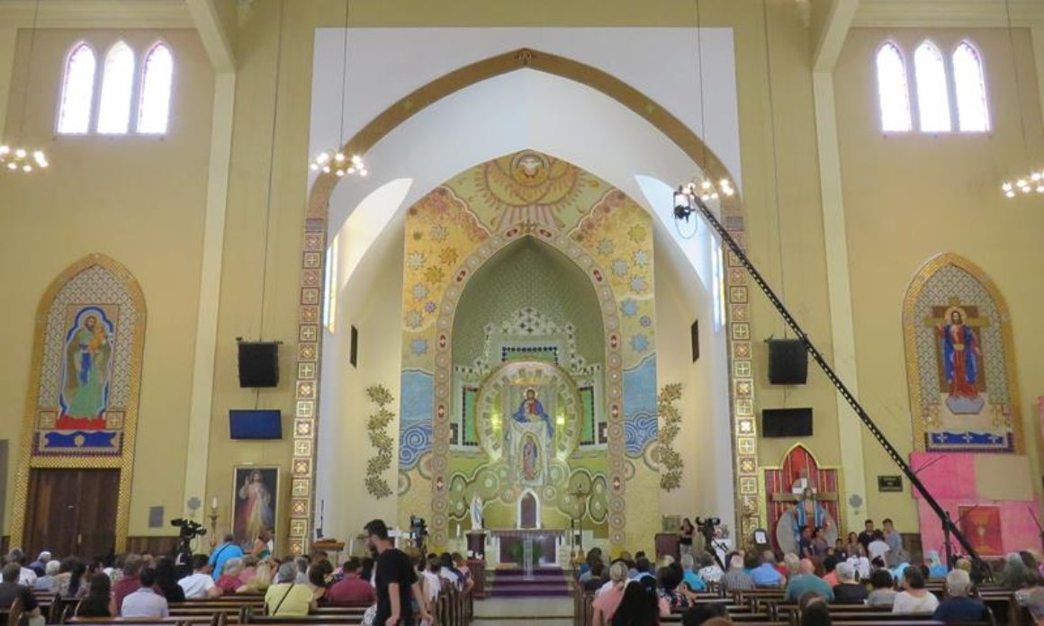 Altar do santuário de Guadalupe em Curitiba