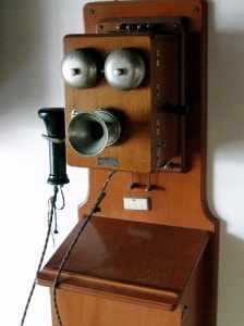 Telefone antigo Como Economizar com Chamadas Internacionais