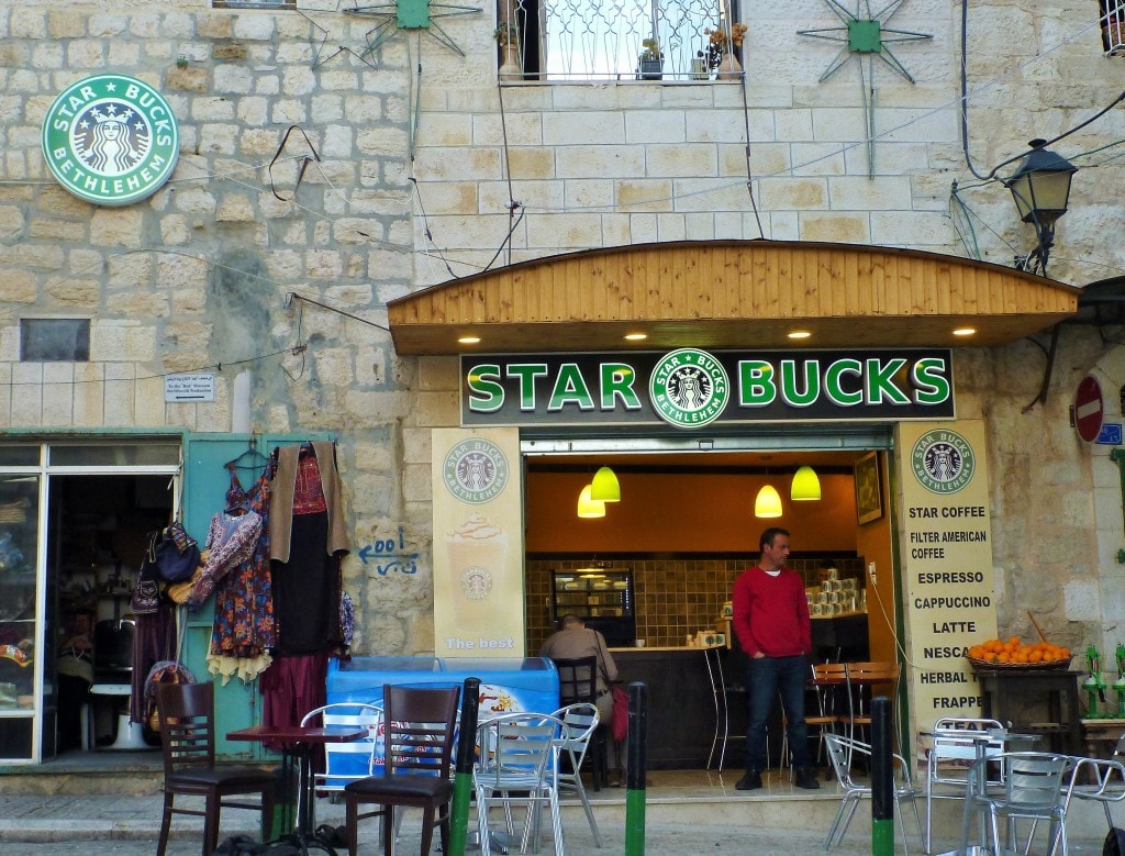 Olhe atentamente esse "Star Bucks" em Belém, Palestina