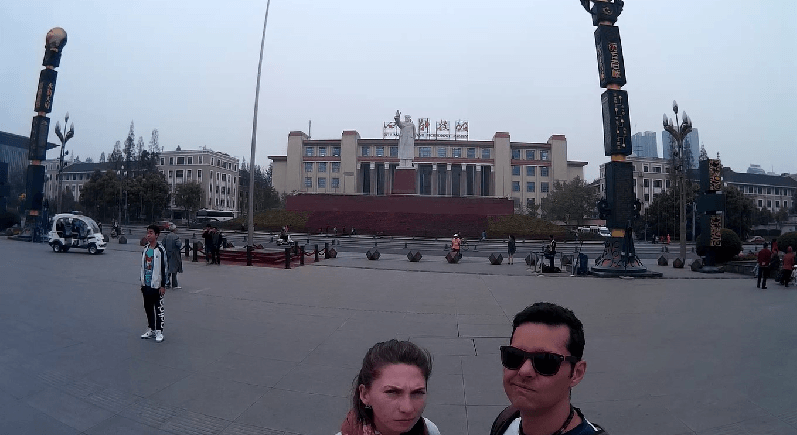 estátua de Mao Chengdu na China
