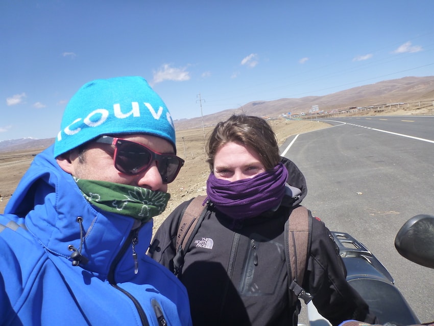 Andando de moto em Litang Tibete China