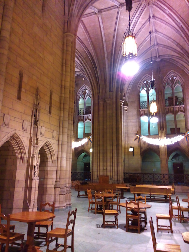 Dentro da Catedral do Ensinamento Pittsburgh