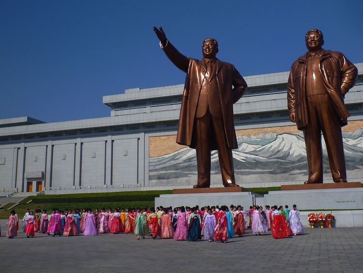 Estatuas dos líderes Coreia do Norte
