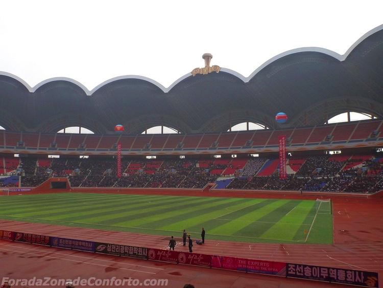 Interior do Estádio "Dia de Maio" Pyongyang Coreia do Norte