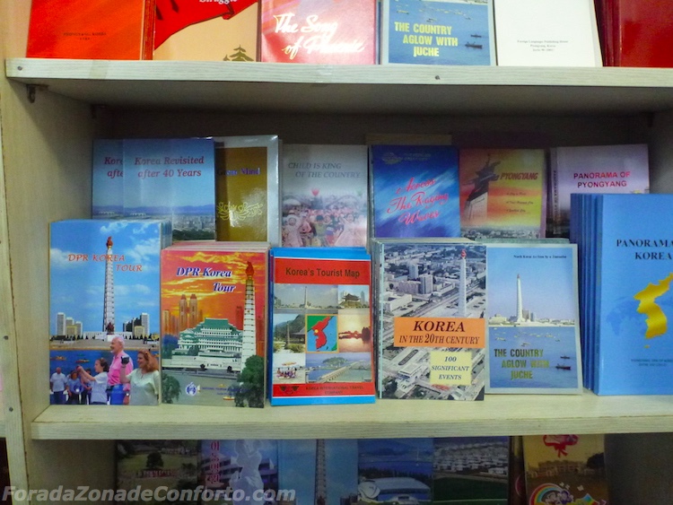 Guias Norte-coreanos livraria Pyongyang