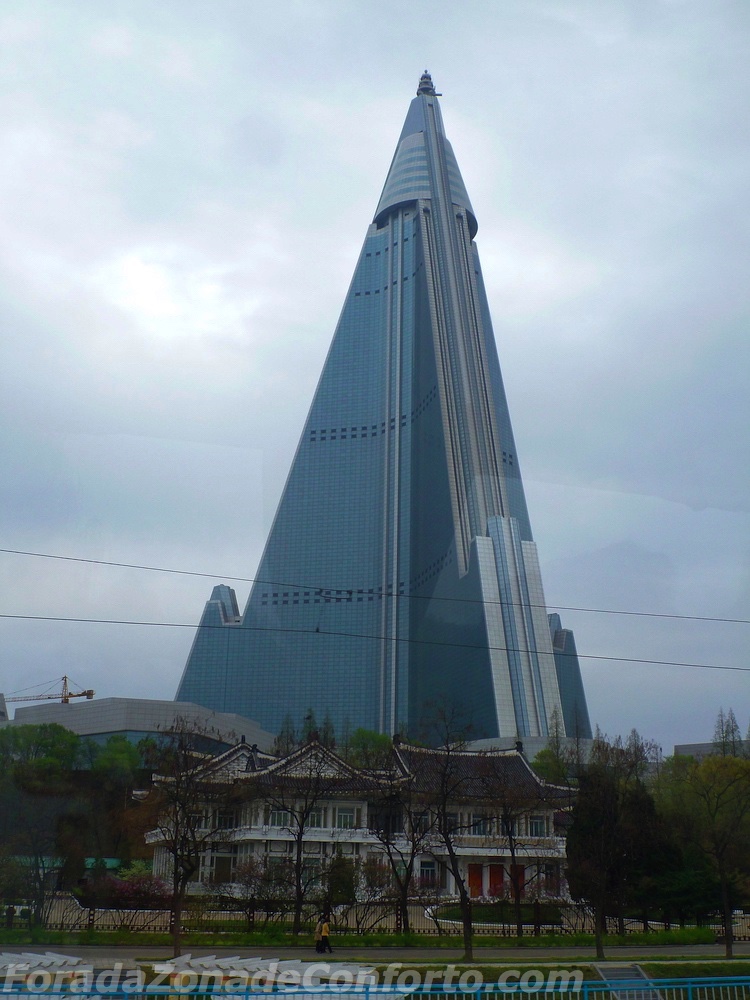O abandonado Ryugyong hotel em Pyongyang na Coreia do Norte