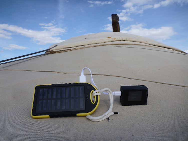 Mini carregador solar para celular