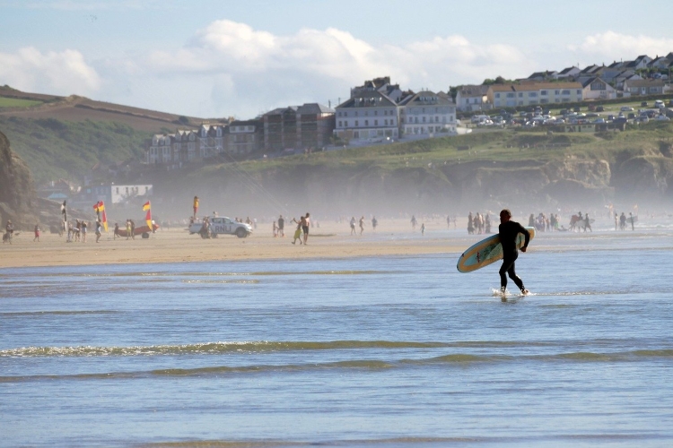 Os 5 Melhores Destinos para Surf no Reino Unido 
