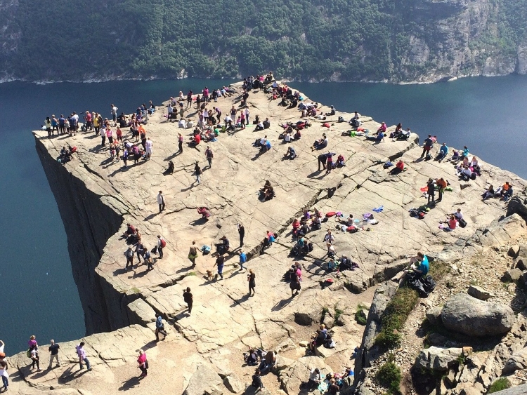 A Forma Mais Barata de Escalar a Pulpit Rock Saindo de Stavanger – Noruega
