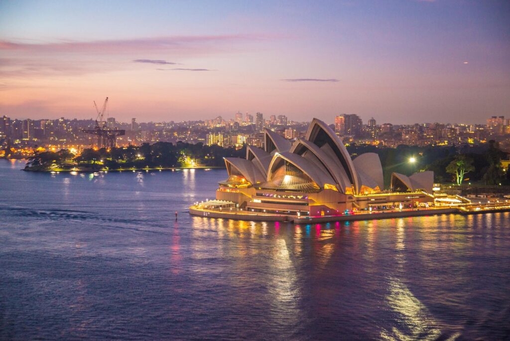 13 Melhores Excursões em Grupo p/ Explorar a Austrália (Preços e Itinerários)