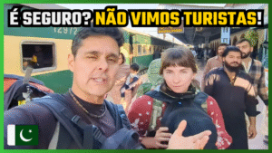viajar de trem no Paquistão